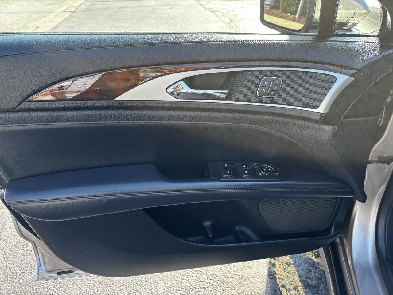 Used 2018 Lincoln MKZ Select w/ Select Plus Package AWD/4WD image 12