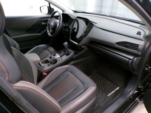 Used 2024 Subaru Crosstrek 2.5i Limited w/ Crosstrek Mirror Package image 17