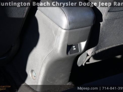 Used 2023 Nissan Versa SV image 30