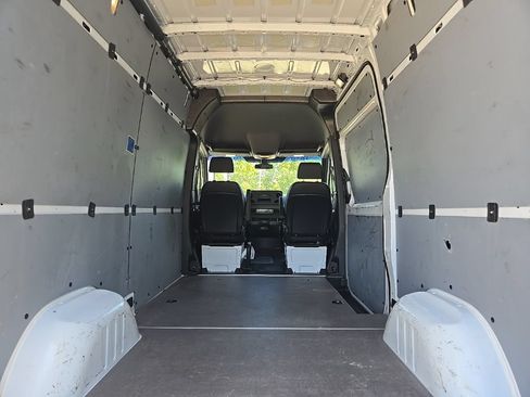 Used 2025 Mercedes-Benz Sprinter 2500 image 76