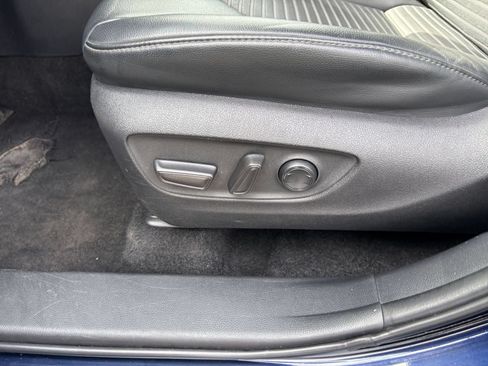 Used 2024 Toyota Highlander XSE FWD image 19