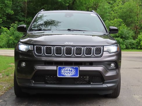 Certified 2023 Jeep Compass Latitude AWD/4WD image 11