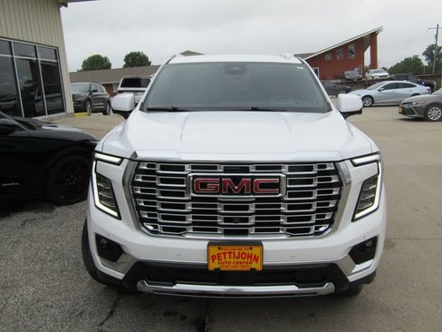 Used 2025 GMC Yukon Denali AWD/4WD image 13