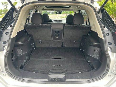 Used 2019 Nissan Rogue SV w/ Sun & Sound Touring Package AWD/4WD image 27