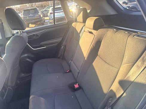 Used 2022 Toyota RAV4 LE image 33