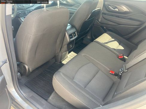 Used 2024 GMC Terrain SLE w/ Driver Convenience Package AWD/4WD image 14