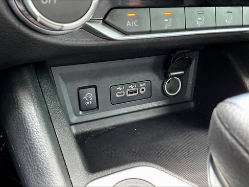 Used 2024 Nissan Sentra SV FWD image 16