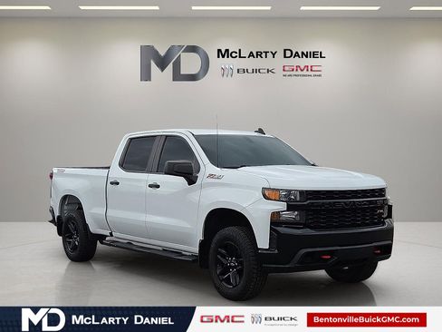 Used 2022 Chevrolet Silverado 1500 Custom Trail Boss w/ LPO, Dark Essentials Package AWD/4WD image 1