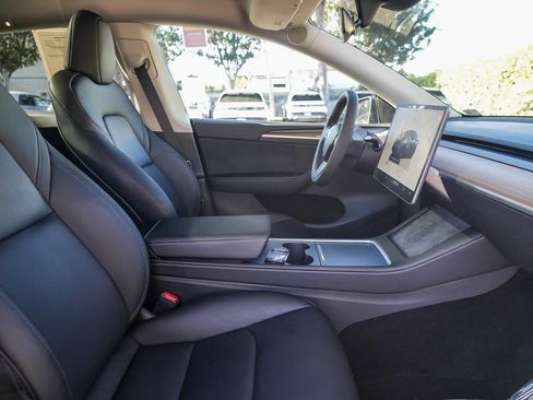Used 2024 Tesla Model Y Long Range AWD/4WD image 15