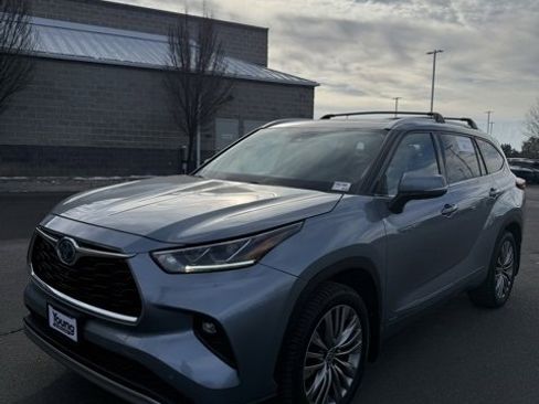 Certified 2021 Toyota Highlander Platinum image 2