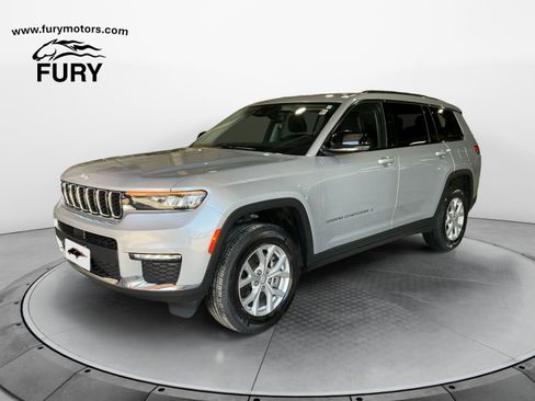 Used 2023 Jeep Grand Cherokee L Limited w/ Trailer Tow Group (B) AWD/4WD image 7