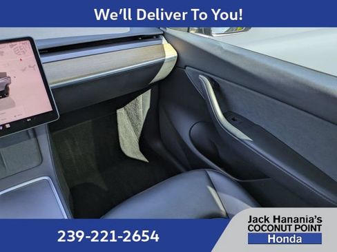 Used 2022 Tesla Model Y Performance AWD/4WD image 18