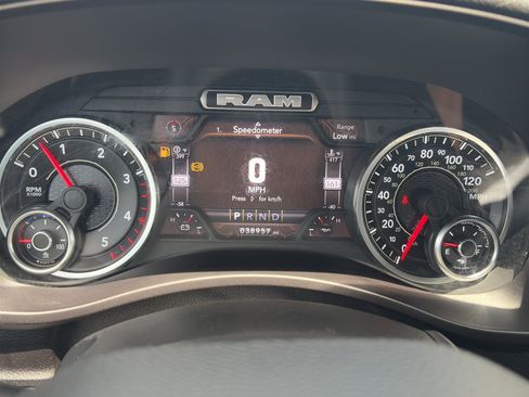 Used 2022 RAM 2500 Big Horn w/ Night Edition AWD/4WD image 15