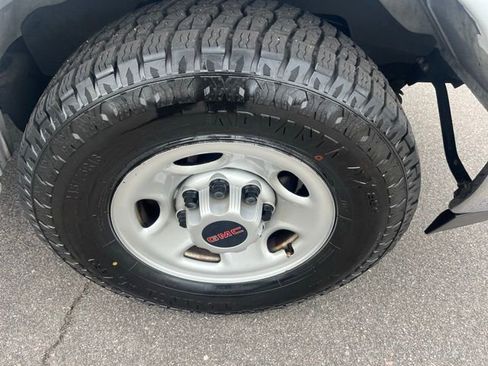 Used 2021 GMC Savana 2500 w/ Driver Convenience Package image 23