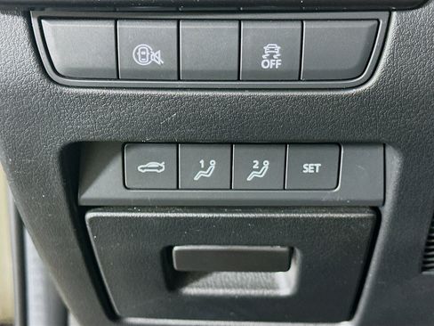Used 2024 MAZDA MAZDA3 s image 17