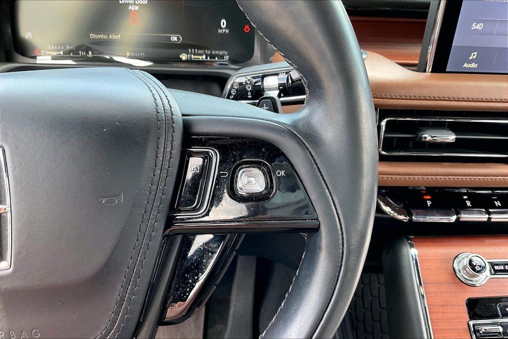 Used 2023 Lincoln Aviator Reserve w/ Equipment Group 201A AWD/4WD image 12