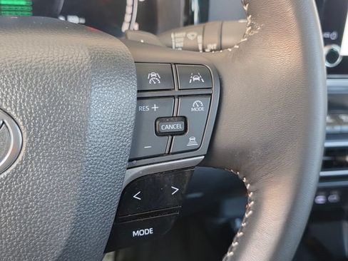 Used 2025 Toyota Camry SE w/ Convenience Package FWD image 28