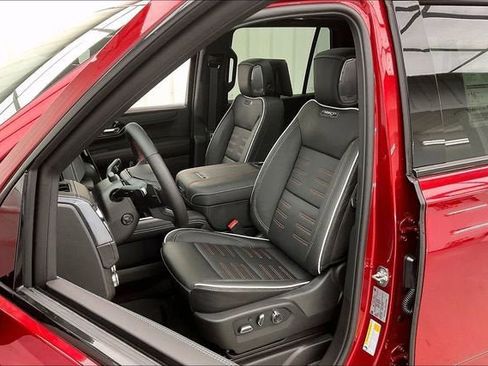 New 2026 GMC Yukon AT4 Ultimate AWD/4WD image 12