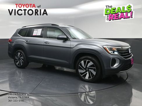 Used 2025 Volkswagen Atlas SE FWD image 1