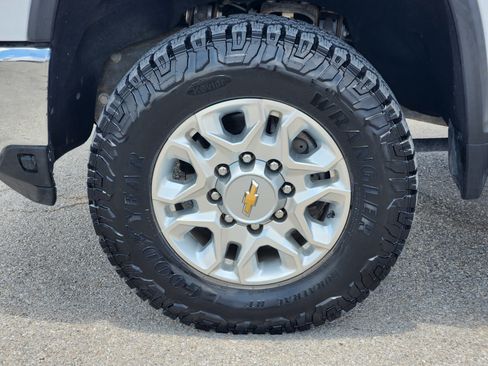 Used 2024 Chevrolet Silverado 2500 LTZ w/ LTZ Plus Package AWD/4WD image 10