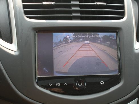 Used 2015 Chevrolet Trax LT w/ LT Sun and Sound Package AWD/4WD image 12
