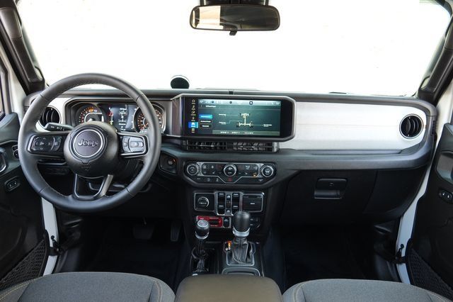 Used 2025 Jeep Wrangler Unlimited Sport AWD/4WD image 7