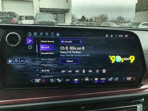 Used 2024 Chevrolet Traverse RS image 16