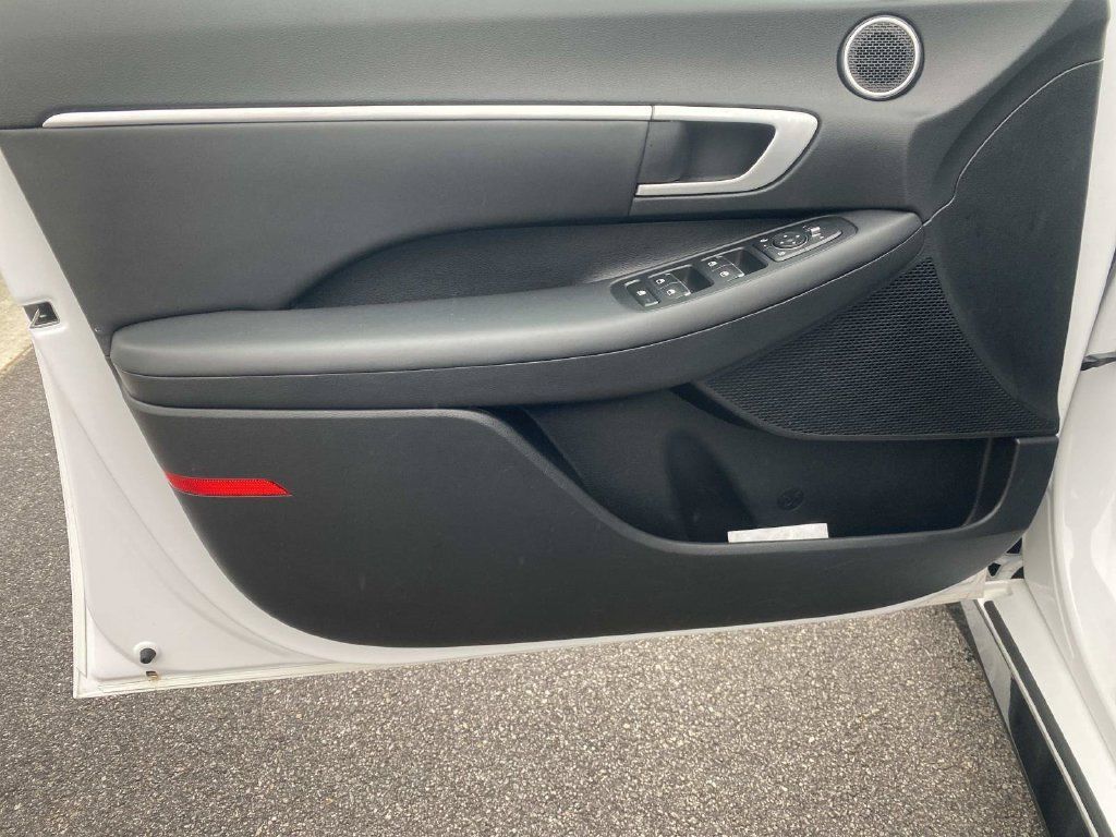 Used 2025 Hyundai Sonata SEL FWD image 14
