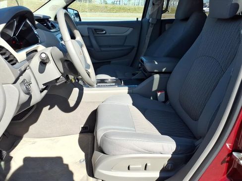 Used 2016 Chevrolet Traverse LT w/ Style and Technology Package image 15