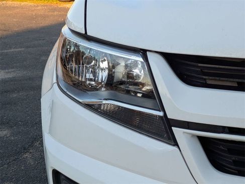 Used 2020 Chevrolet Colorado W/T w/ Custom Special Edition image 10