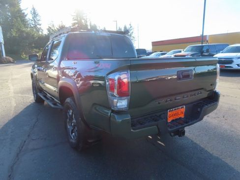 Used 2022 Toyota Tacoma TRD Sport image 5