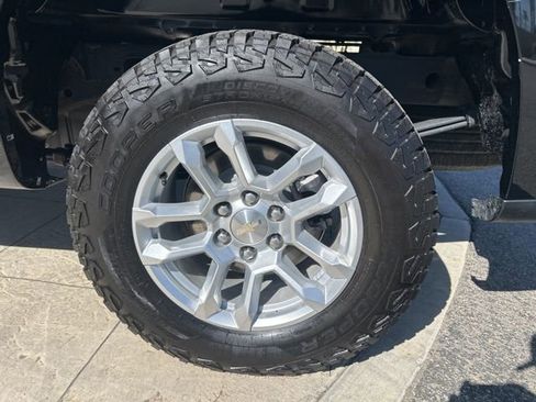 Used 2022 Chevrolet Silverado 1500 LT image 35