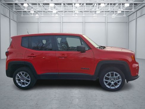 Certified 2023 Jeep Renegade Latitude image 6