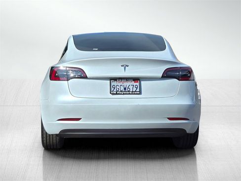 Used 2023 Tesla Model 3 Standard Range image 5