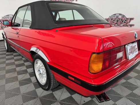 Used 1991 BMW 325i Convertible RWD image 37