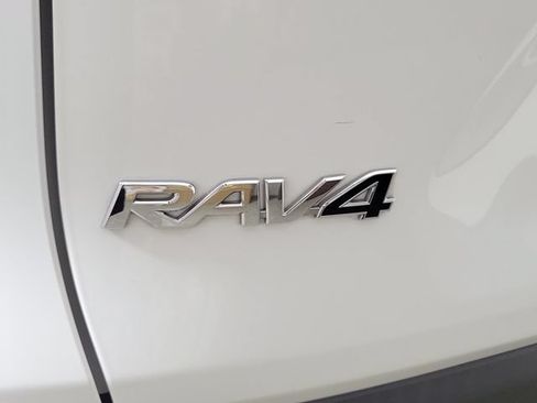 Used 2024 Toyota RAV4 LE AWD/4WD image 9