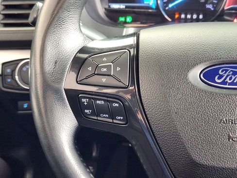 Used 2018 Ford Explorer XLT w/ Equipment Group 201A AWD/4WD image 18