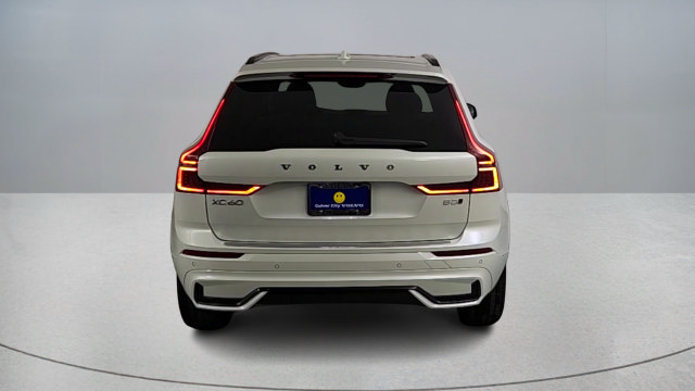 Used 2026 Volvo XC60 B5 Plus w/ Protection Package Premier AWD/4WD image 6