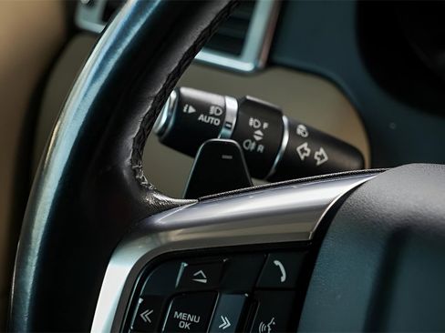 Used 2019 Land Rover Discovery Sport HSE image 28