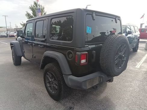 Used 2024 Jeep Wrangler Unlimited Sport AWD/4WD image 3