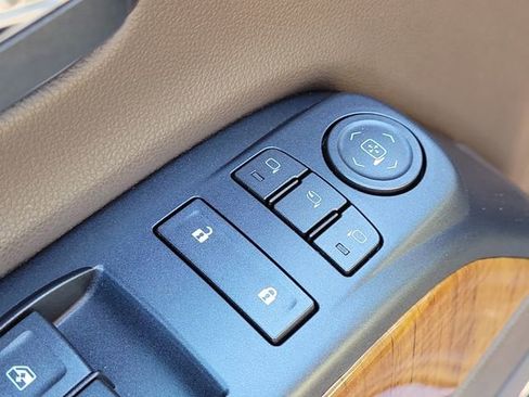 Used 2014 GMC Sierra 1500 SLT w/ SLT Preferred Package image 17