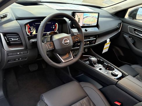 New 2026 Nissan Rogue Platinum image 13