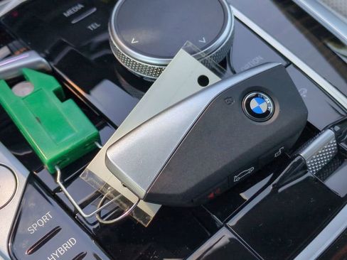 Used 2026 BMW X5 xDrive50e image 30