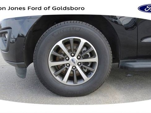 Used 2021 Ford Expedition XLT image 13