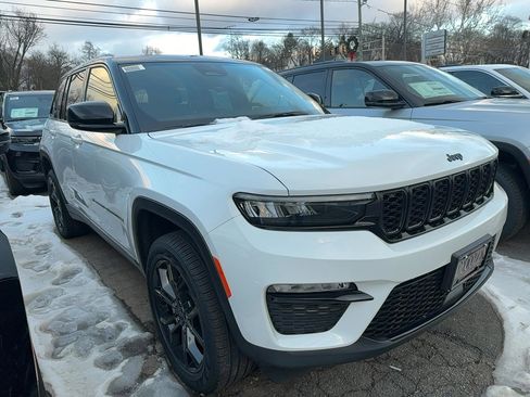 New 2025 Jeep Grand Cherokee Limited image 2