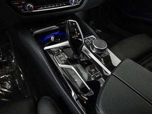 Used 2022 BMW 530i xDrive 530i xDrive w/ Convenience Package image 12