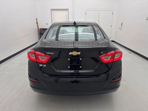Used 2019 Chevrolet Cruze LT w/ LT Fleet Convenience Package image 9