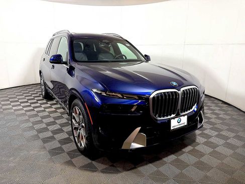 Certified 2024 BMW X7 xDrive40i w/ Premium Package AWD/4WD image 2