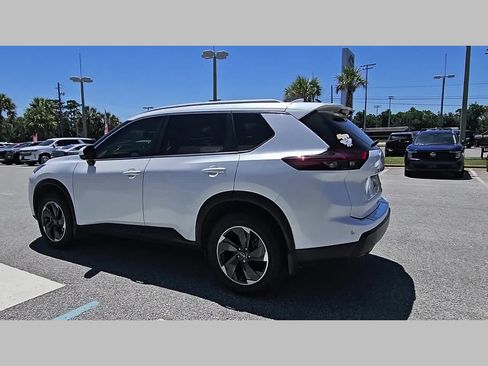 Used 2024 Nissan Rogue SV FWD image 29