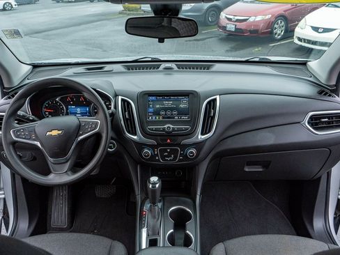 Used 2020 Chevrolet Equinox LT image 18